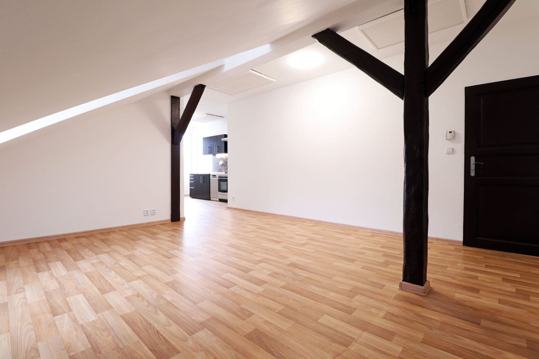 2 bedroom with open-plan kitchen flat to rent, 85 m², Jílové u Prahy, Středočeský Region 2 bedroom with open-plan kitchen flat to rent, 85 m², Jílové u Prahy, Středočeský Region