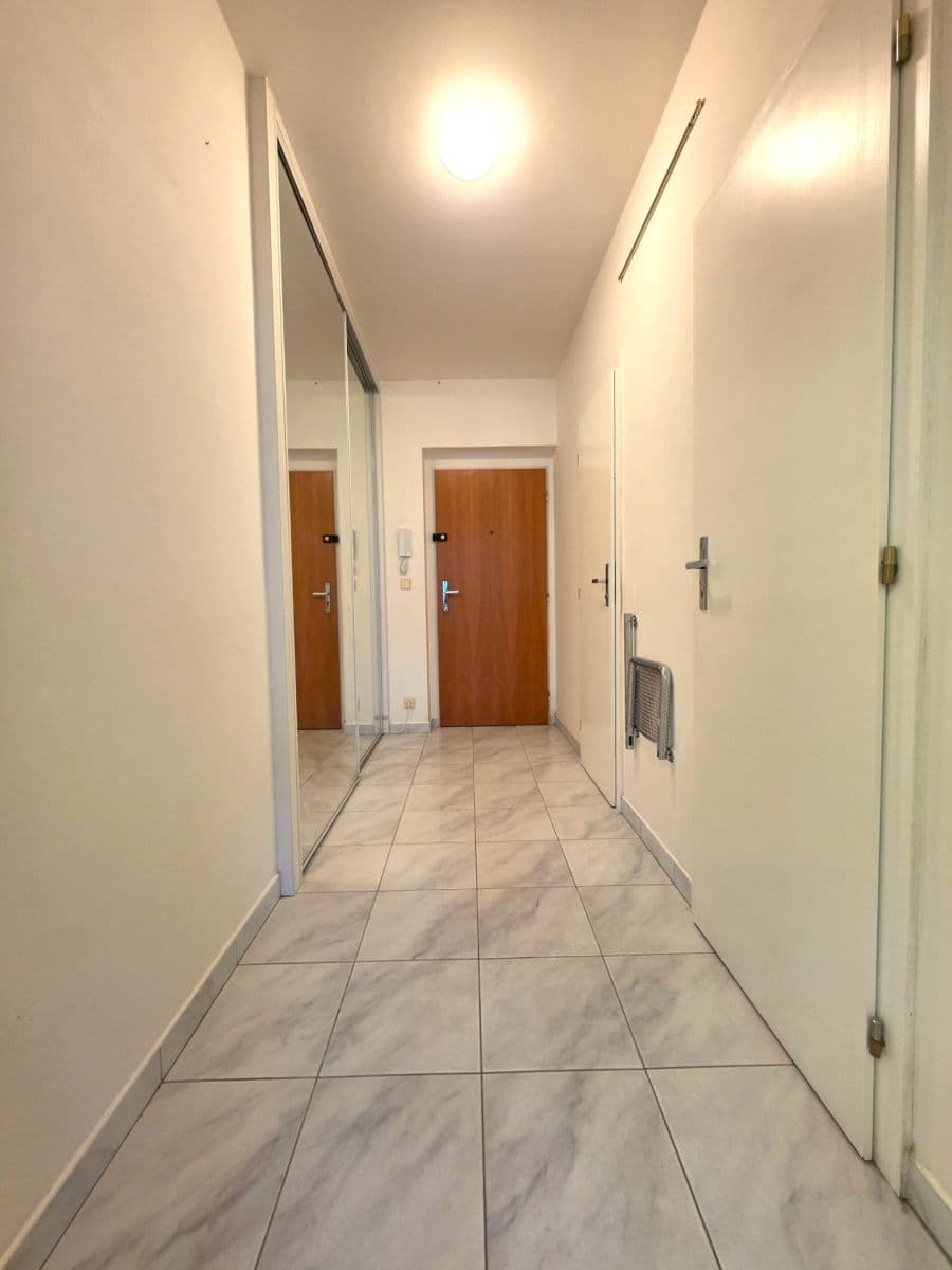 Studio flat to rent, 44 m², U Kříže, Prague, Prague Studio flat to rent, 44 m², U Kříže, Prague, Prague