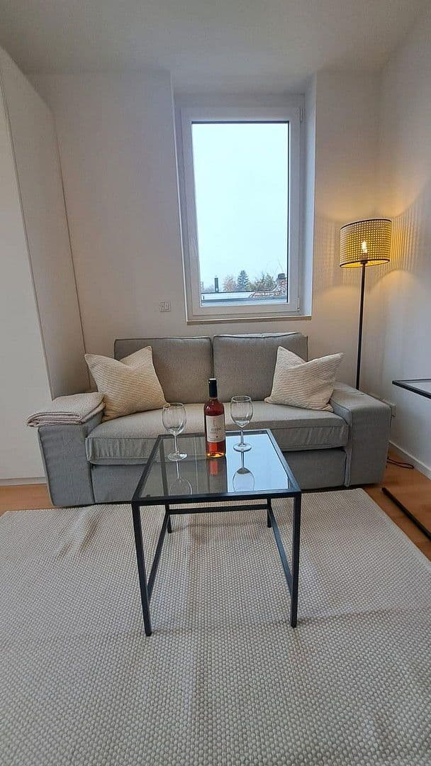 Studio flat to rent, 32 m², Revalerstr. 0, München, Bavaria Studio flat to rent, 32 m², Revalerstr. 0, München, Bavaria