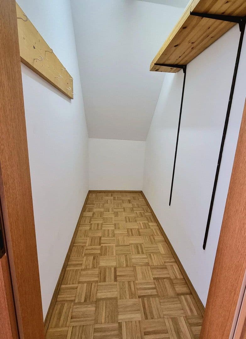 2 bedroom with open-plan kitchen flat to rent, 119 m², Bochum, North Rhine-Westphalia 2 bedroom with open-plan kitchen flat to rent, 119 m², Bochum, North Rhine-Westphalia