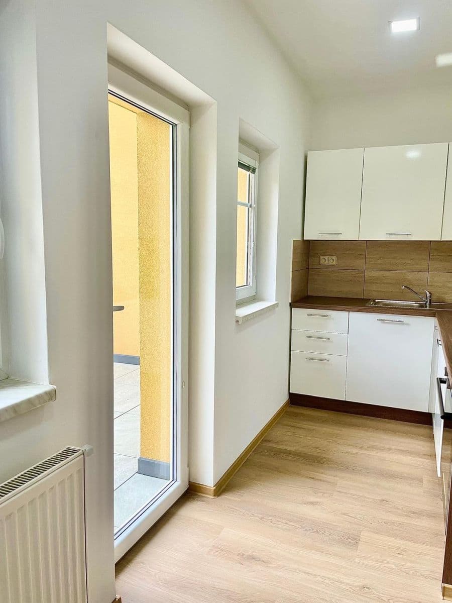 2 bedroom with open-plan kitchen flat to rent, 80 m², Staškova, Liberec, Liberecký Region 2 bedroom with open-plan kitchen flat to rent, 80 m², Staškova, Liberec, Liberecký Region