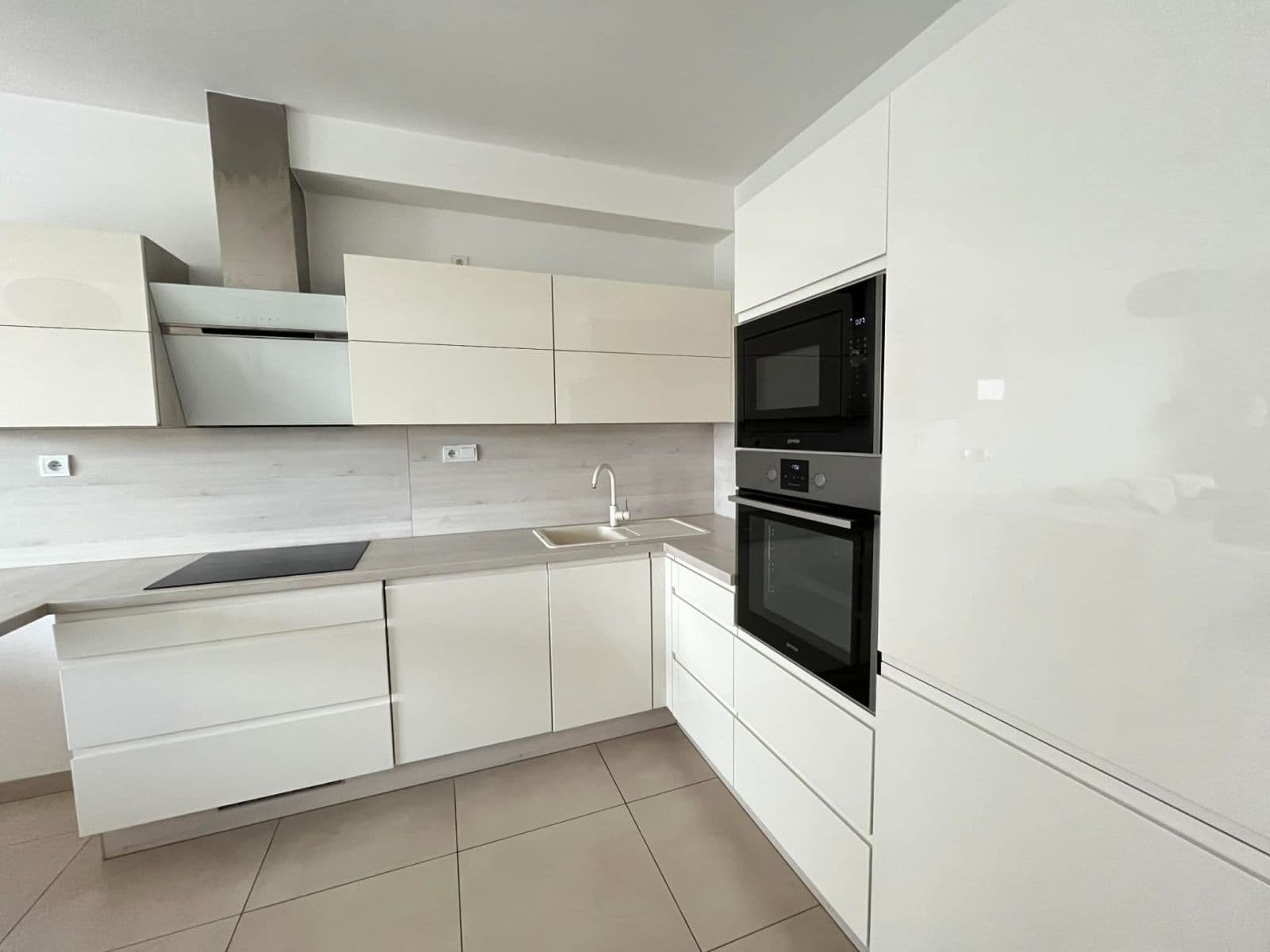 2 bedroom with open-plan kitchen flat for sale, 69 m², Višňová, Moravany, Jihomoravský Region 2 bedroom with open-plan kitchen flat for sale, 69 m², Višňová, Moravany, Jihomoravský Region