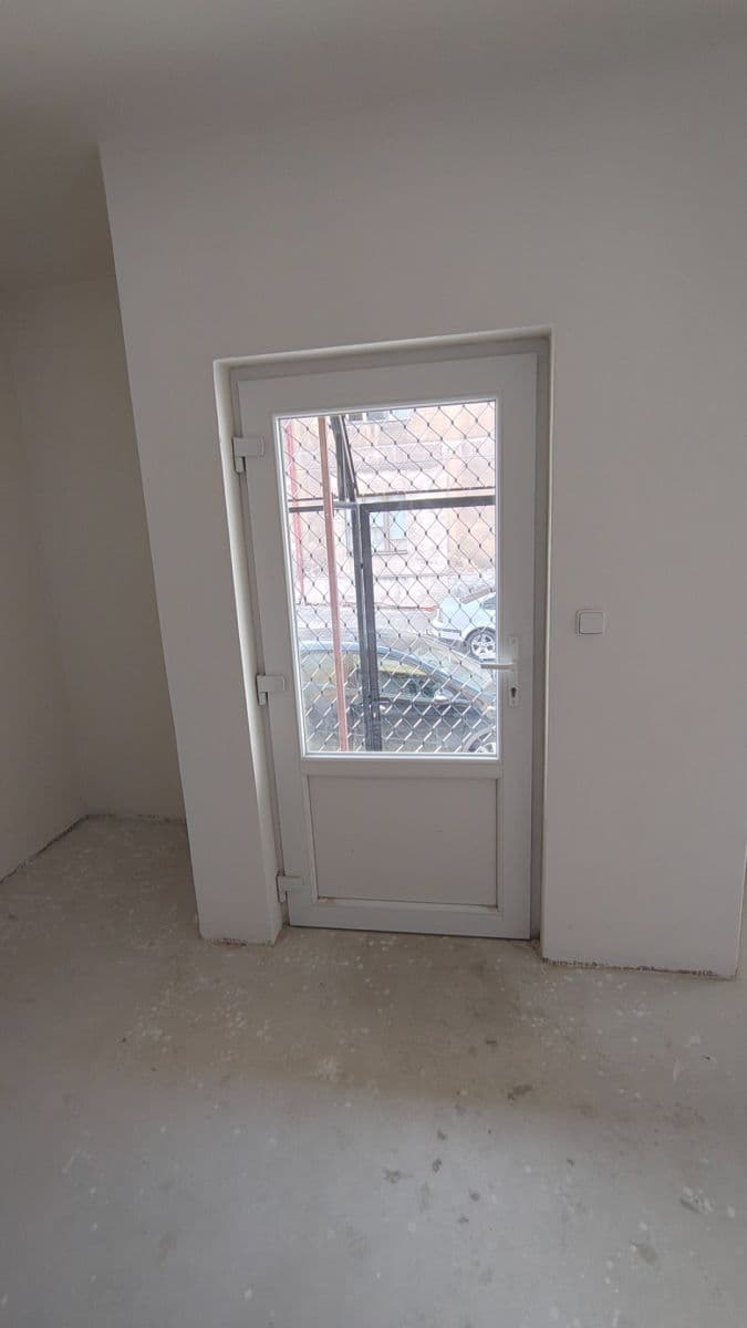 non-residential property to rent, 48 m², Fügnerova, Kladno, Středočeský Region non-residential property to rent, 48 m², Fügnerova, Kladno, Středočeský Region