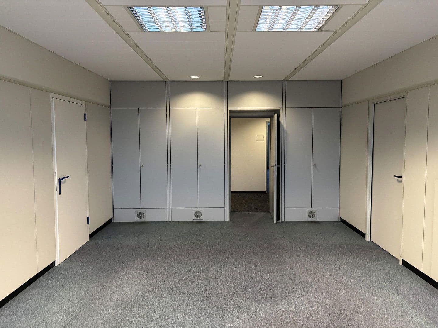 office to rent, 600 m², Moselstr. 14, Neuss, North Rhine-Westphalia office to rent, 600 m², Moselstr. 14, Neuss, North Rhine-Westphalia