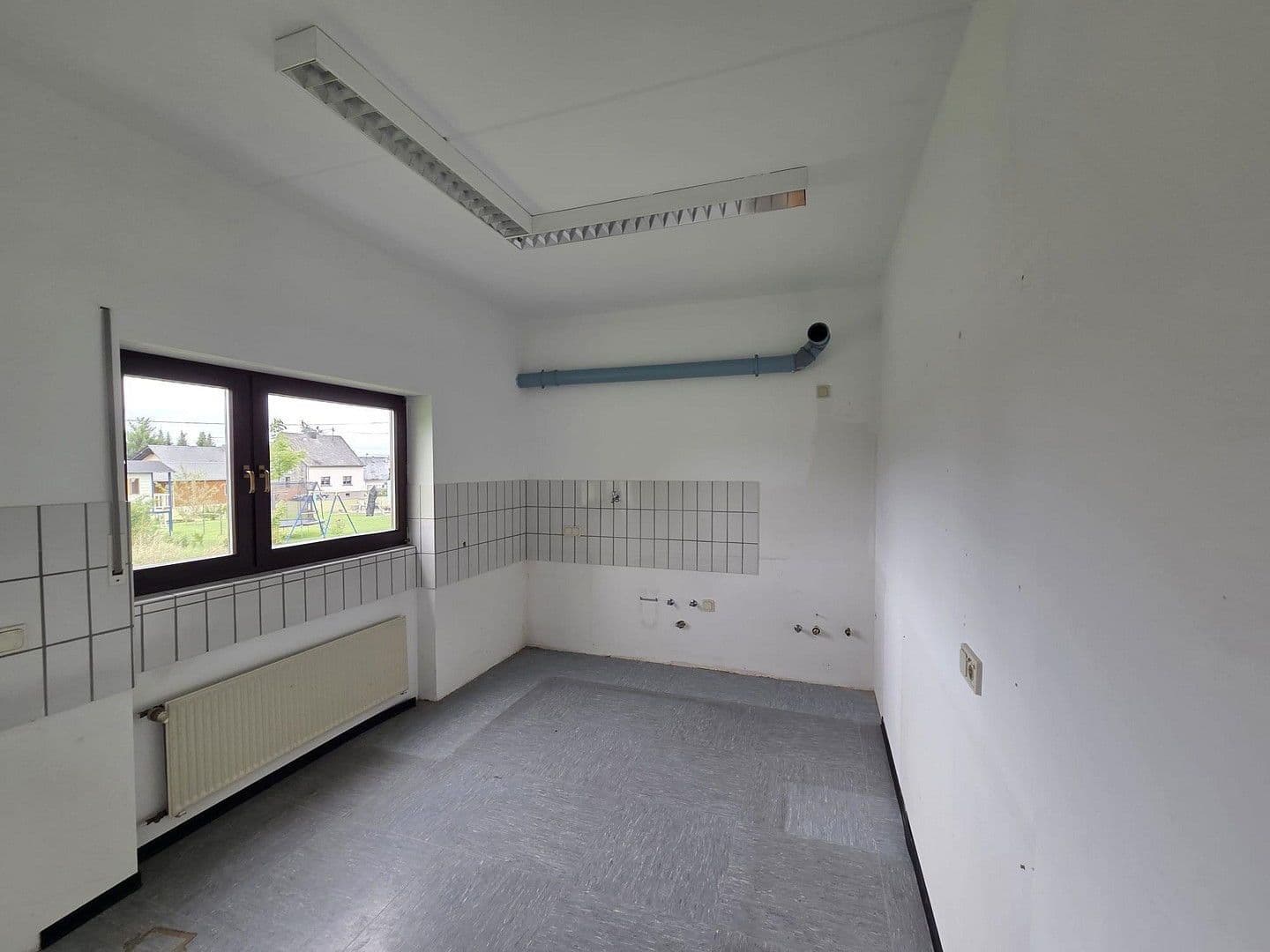 office to rent, 140 m², Hauptstr. 68, Beuren (Hochwald), Rhineland-Palatinate office to rent, 140 m², Hauptstr. 68, Beuren (Hochwald), Rhineland-Palatinate