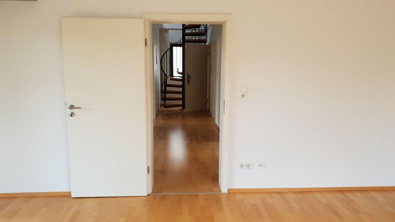 3 bedroom with open-plan kitchen flat to rent, 116 m², Schubertstrasse, Dreieich, Hesse 3 bedroom with open-plan kitchen flat to rent, 116 m², Schubertstrasse, Dreieich, Hesse