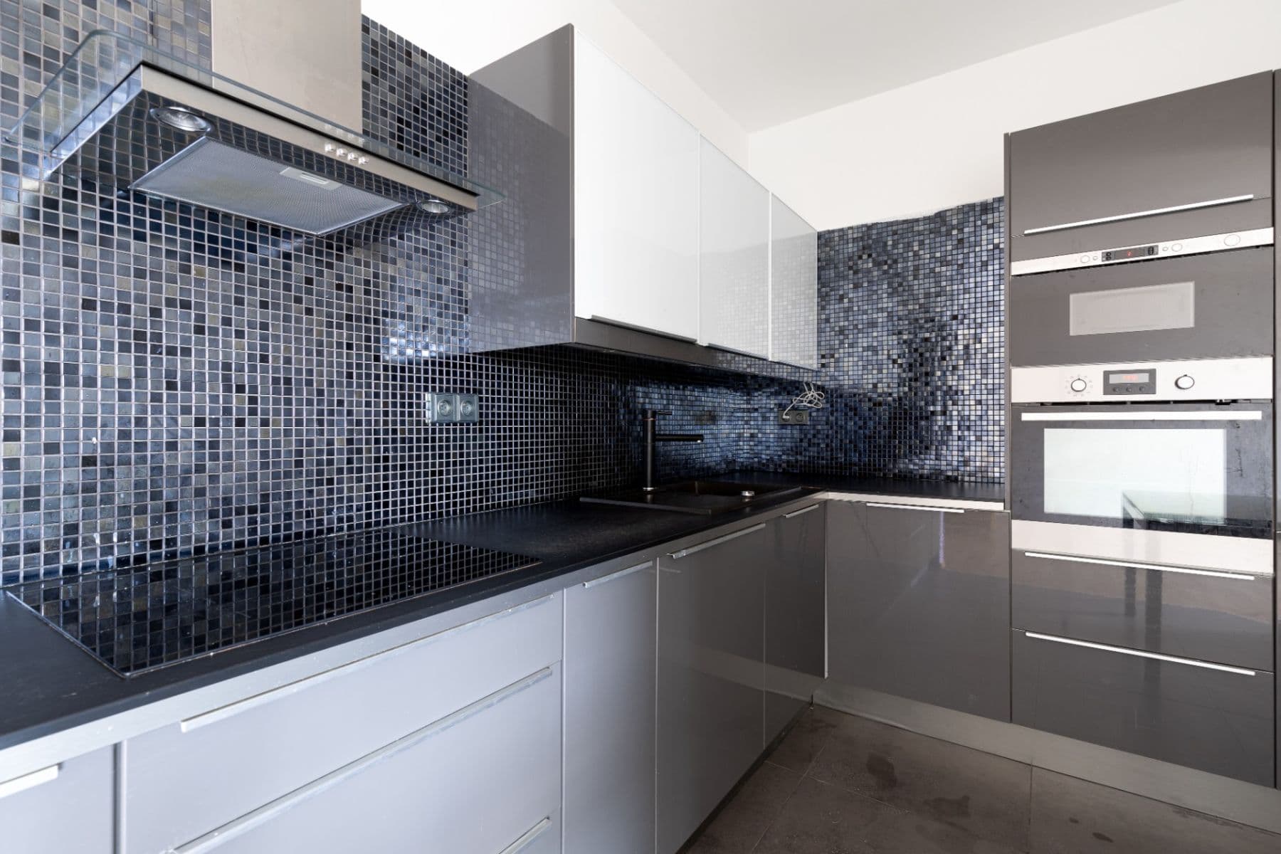 1 bedroom with open-plan kitchen flat to rent, 63 m², Šátalská, Prague, Prague 1 bedroom with open-plan kitchen flat to rent, 63 m², Šátalská, Prague, Prague