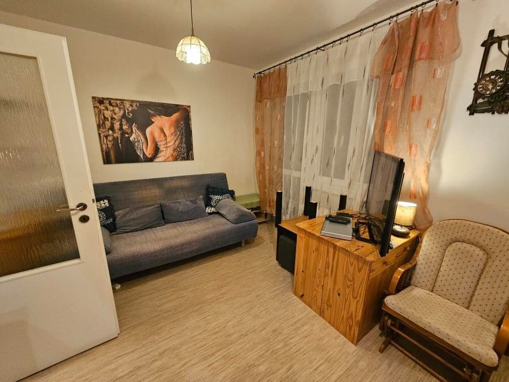 1 bedroom with open-plan kitchen flat to rent, 37 m², V Honech, Klecany, Středočeský Region 1 bedroom with open-plan kitchen flat to rent, 37 m², V Honech, Klecany, Středočeský Region