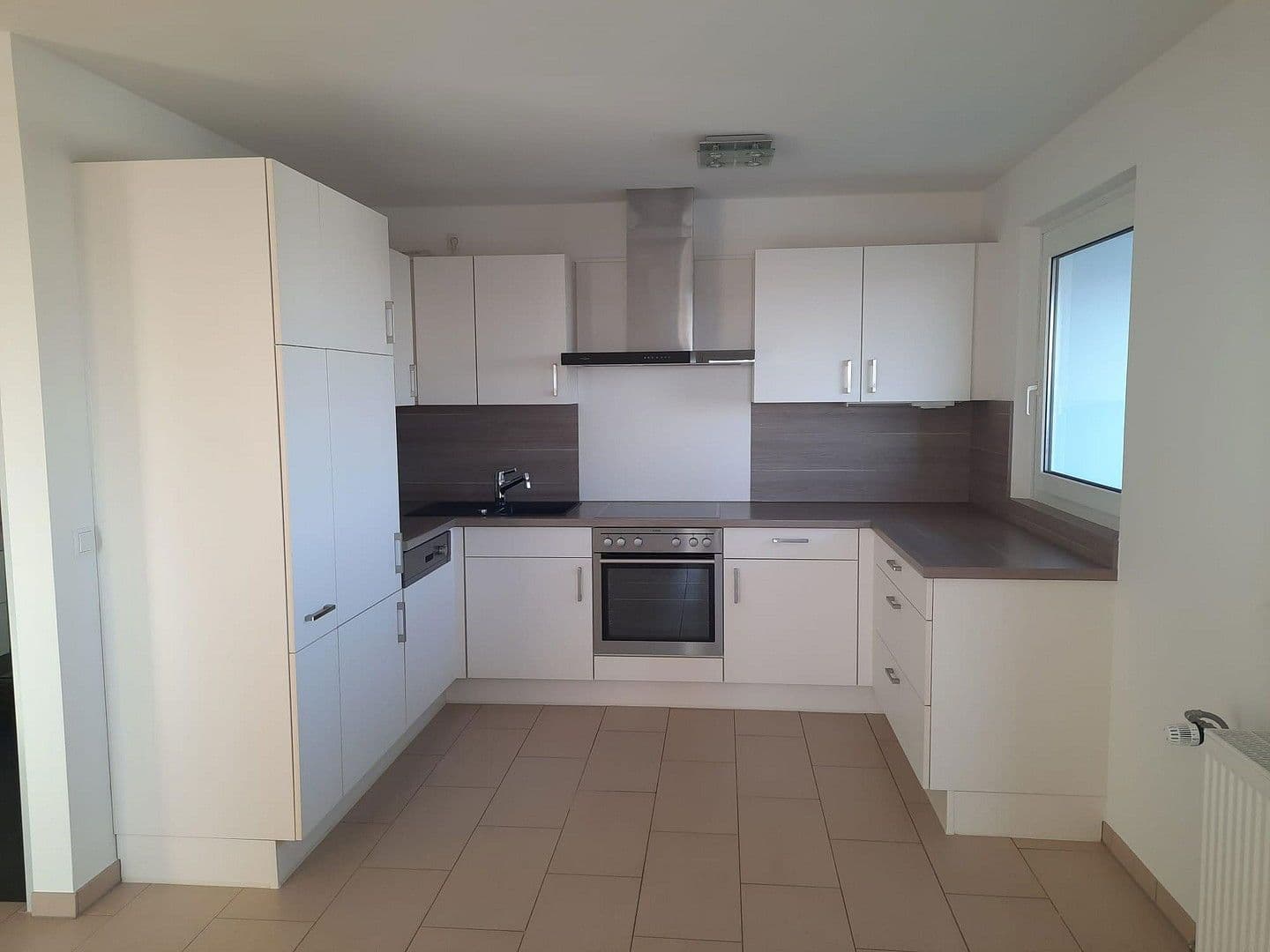 2 bedroom with open-plan kitchen flat to rent, 82 m², Amsterdamer Straße 1, Ludwigshafen am Rhein, Rhineland-Palatinate 2 bedroom with open-plan kitchen flat to rent, 82 m², Amsterdamer Straße 1, Ludwigshafen am Rhein, Rhineland-Palatinate