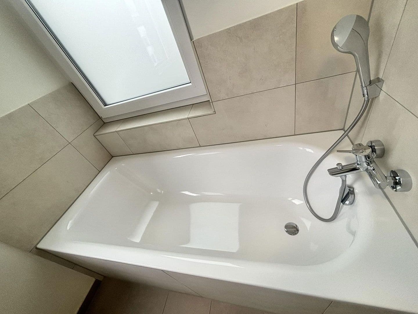 3 bedroom flat to rent, 98 m², Welschstrasse, Wiesbaden, Hesse 3 bedroom flat to rent, 98 m², Welschstrasse, Wiesbaden, Hesse