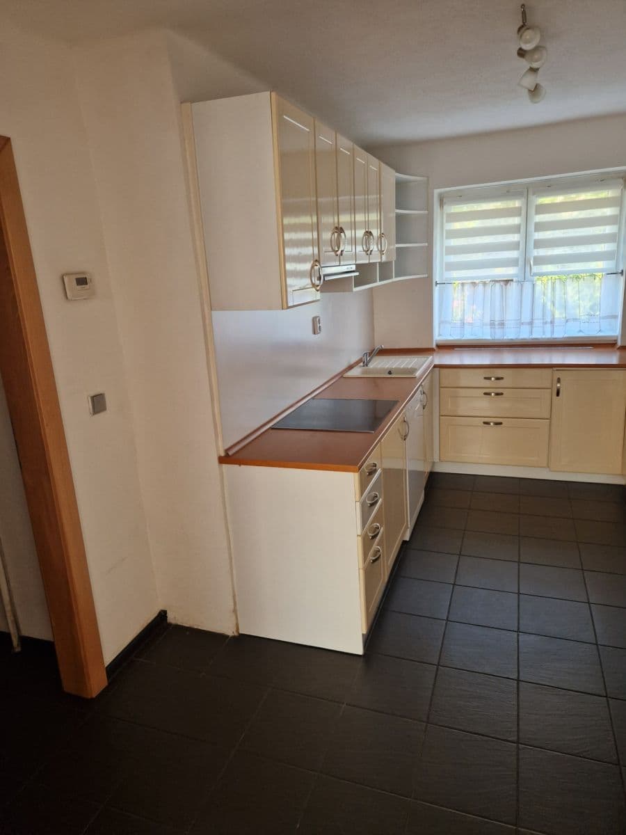 1 bedroom with open-plan kitchen flat to rent, 52 m², Třída Míru, Beroun, Středočeský Region 1 bedroom with open-plan kitchen flat to rent, 52 m², Třída Míru, Beroun, Středočeský Region