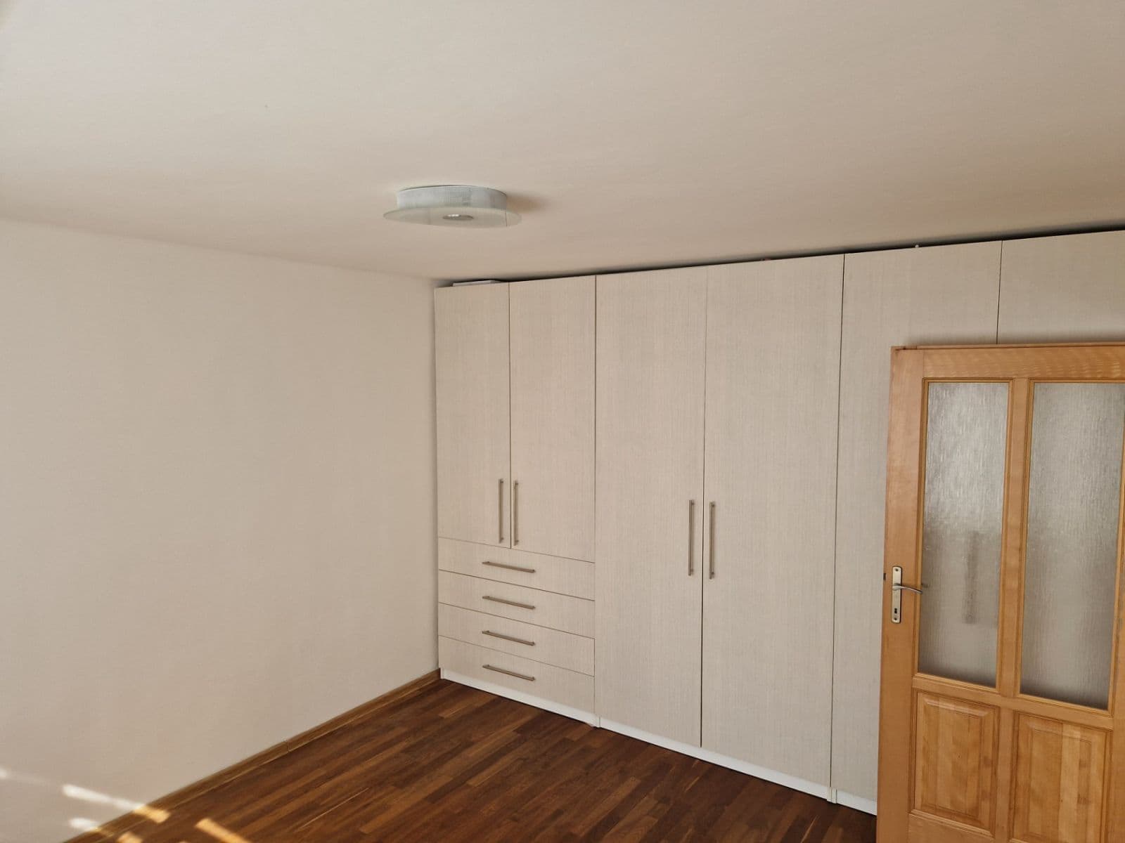 1 bedroom with open-plan kitchen flat to rent, 52 m², Třída Míru, Beroun, Středočeský Region 1 bedroom with open-plan kitchen flat to rent, 52 m², Třída Míru, Beroun, Středočeský Region