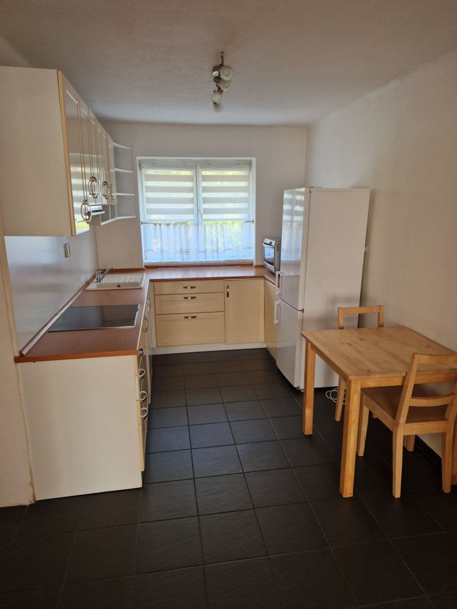 1 bedroom with open-plan kitchen flat to rent, 52 m², Třída Míru, Beroun, Středočeský Region 1 bedroom with open-plan kitchen flat to rent, 52 m², Třída Míru, Beroun, Středočeský Region