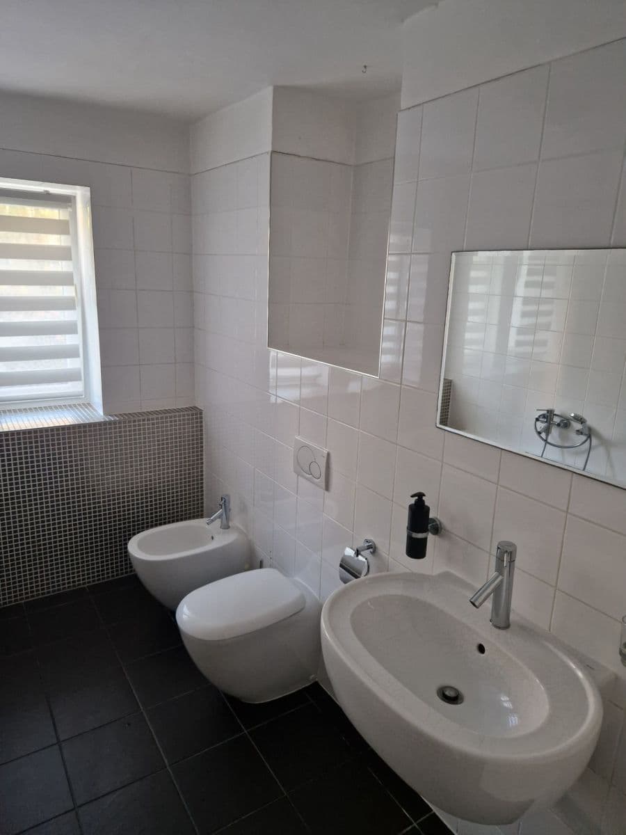 1 bedroom with open-plan kitchen flat to rent, 52 m², Třída Míru, Beroun, Středočeský Region 1 bedroom with open-plan kitchen flat to rent, 52 m², Třída Míru, Beroun, Středočeský Region