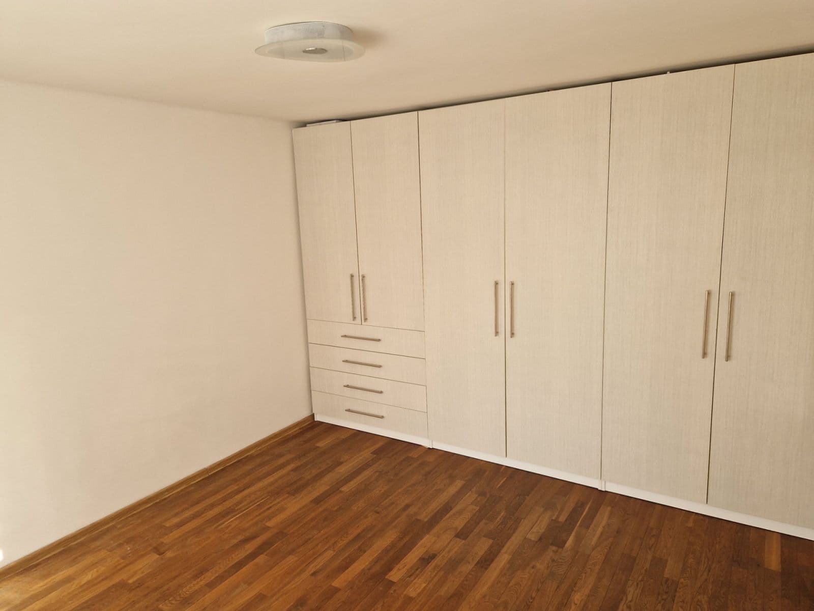 1 bedroom with open-plan kitchen flat to rent, 52 m², Třída Míru, Beroun, Středočeský Region 1 bedroom with open-plan kitchen flat to rent, 52 m², Třída Míru, Beroun, Středočeský Region