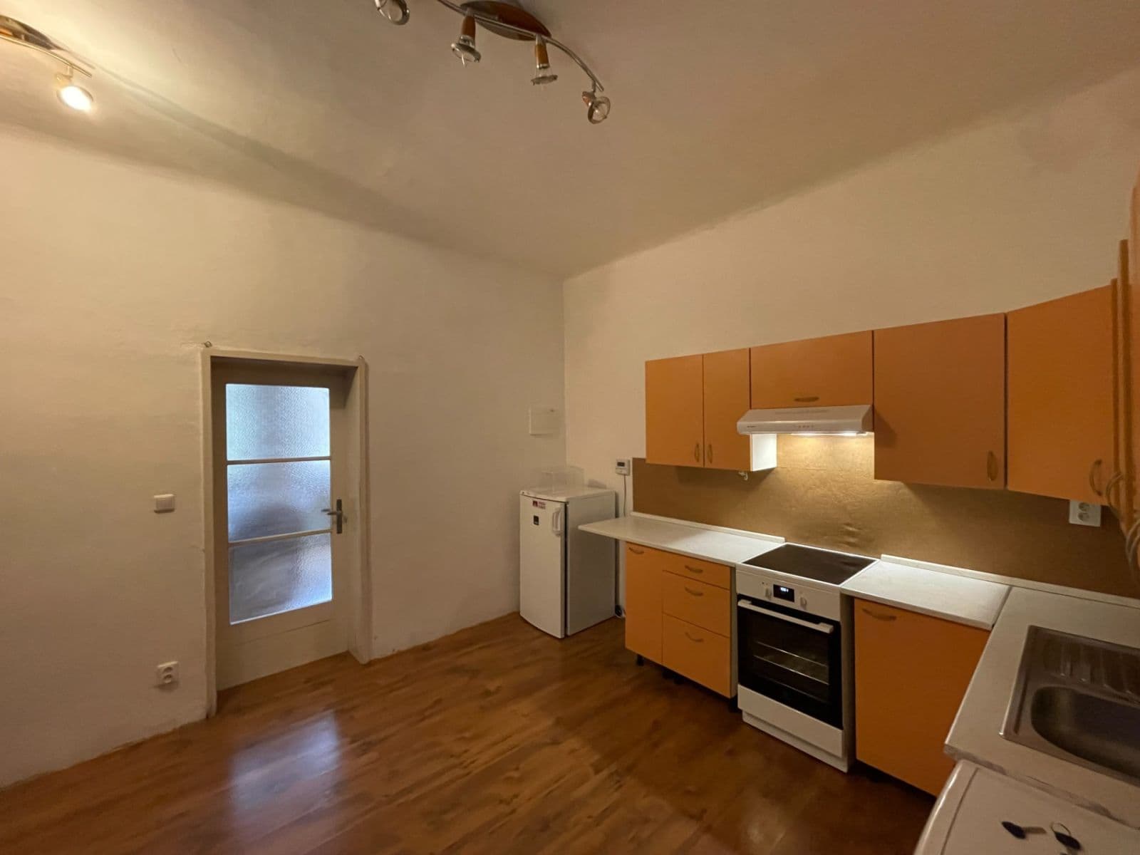 1 bedroom flat to rent, 43 m², V Šáreckém údolí, Prague, Prague 1 bedroom flat to rent, 43 m², V Šáreckém údolí, Prague, Prague