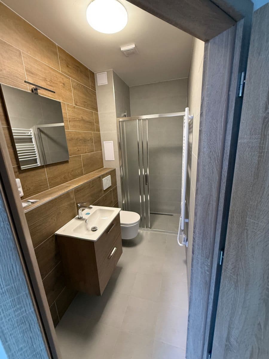 Studio flat to rent, 33 m², náměstí kpt. Otmara Chlupa, Znojmo, Jihomoravský Region Studio flat to rent, 33 m², náměstí kpt. Otmara Chlupa, Znojmo, Jihomoravský Region