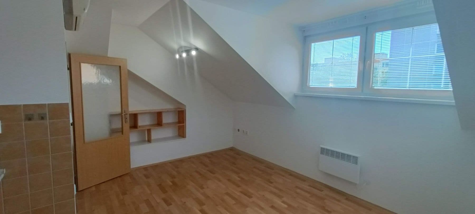 1 bedroom with open-plan kitchen flat to rent, 45 m², Hronovická, Pardubice, Pardubický Region 1 bedroom with open-plan kitchen flat to rent, 45 m², Hronovická, Pardubice, Pardubický Region