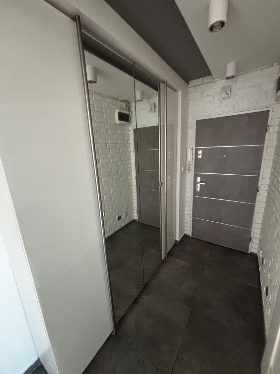 1 bedroom with open-plan kitchen flat to rent, 54 m², Na Kopci, Karviná, Moravskoslezský Region 1 bedroom with open-plan kitchen flat to rent, 54 m², Na Kopci, Karviná, Moravskoslezský Region