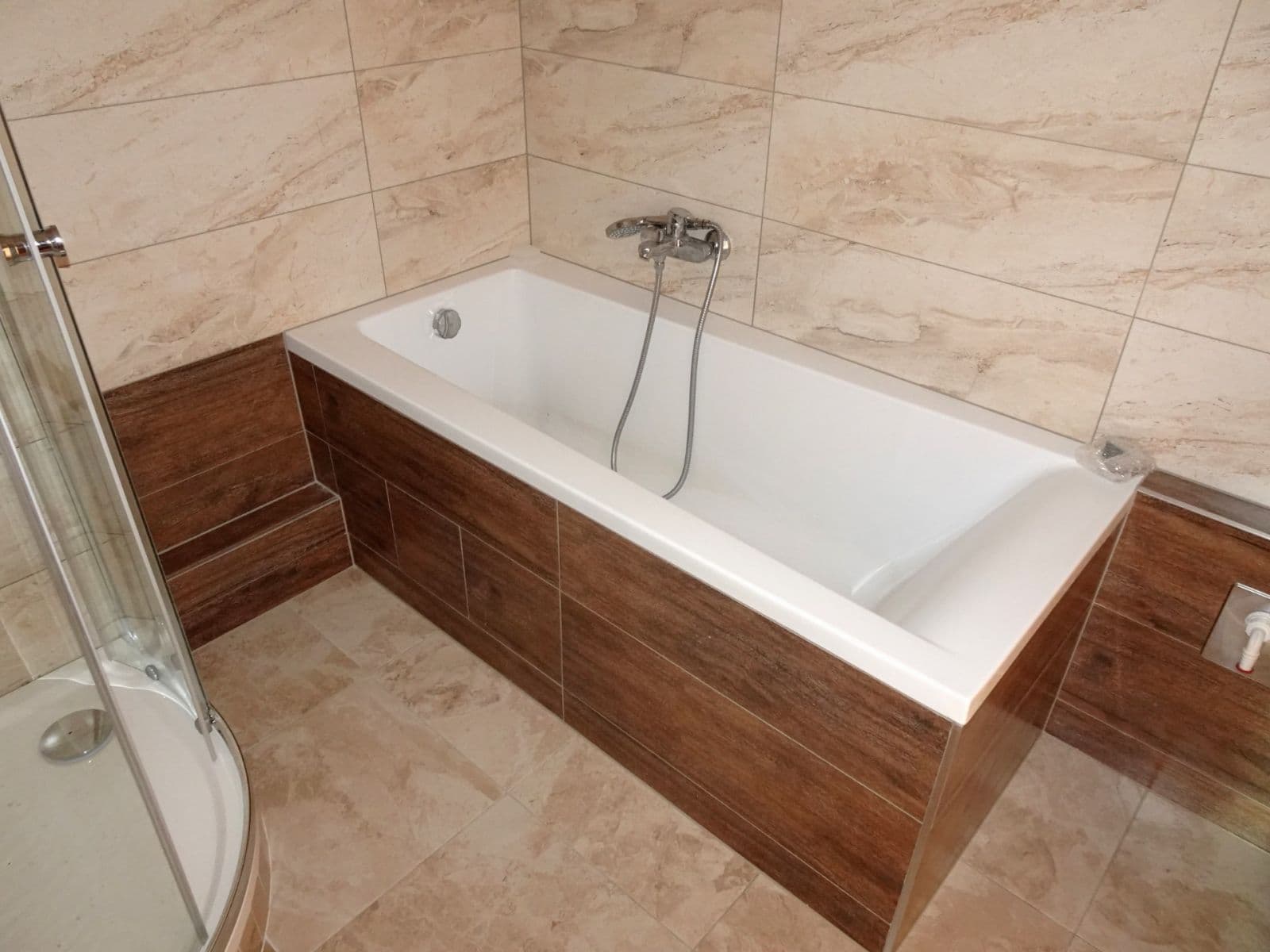 2 bedroom with open-plan kitchen flat to rent, 63 m², Miloše Havla, Prague, Prague 2 bedroom with open-plan kitchen flat to rent, 63 m², Miloše Havla, Prague, Prague