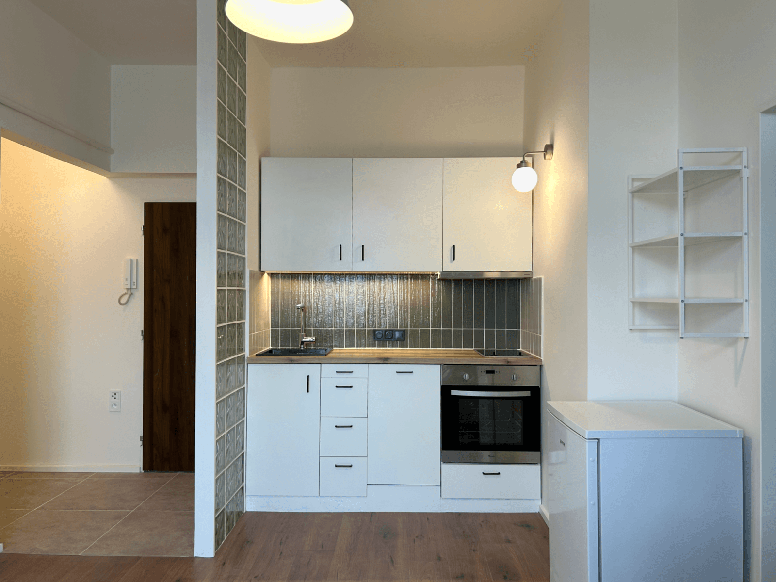 1 bedroom with open-plan kitchen flat to rent, 40 m², Seifertova, Prague, Prague 1 bedroom with open-plan kitchen flat to rent, 40 m², Seifertova, Prague, Prague