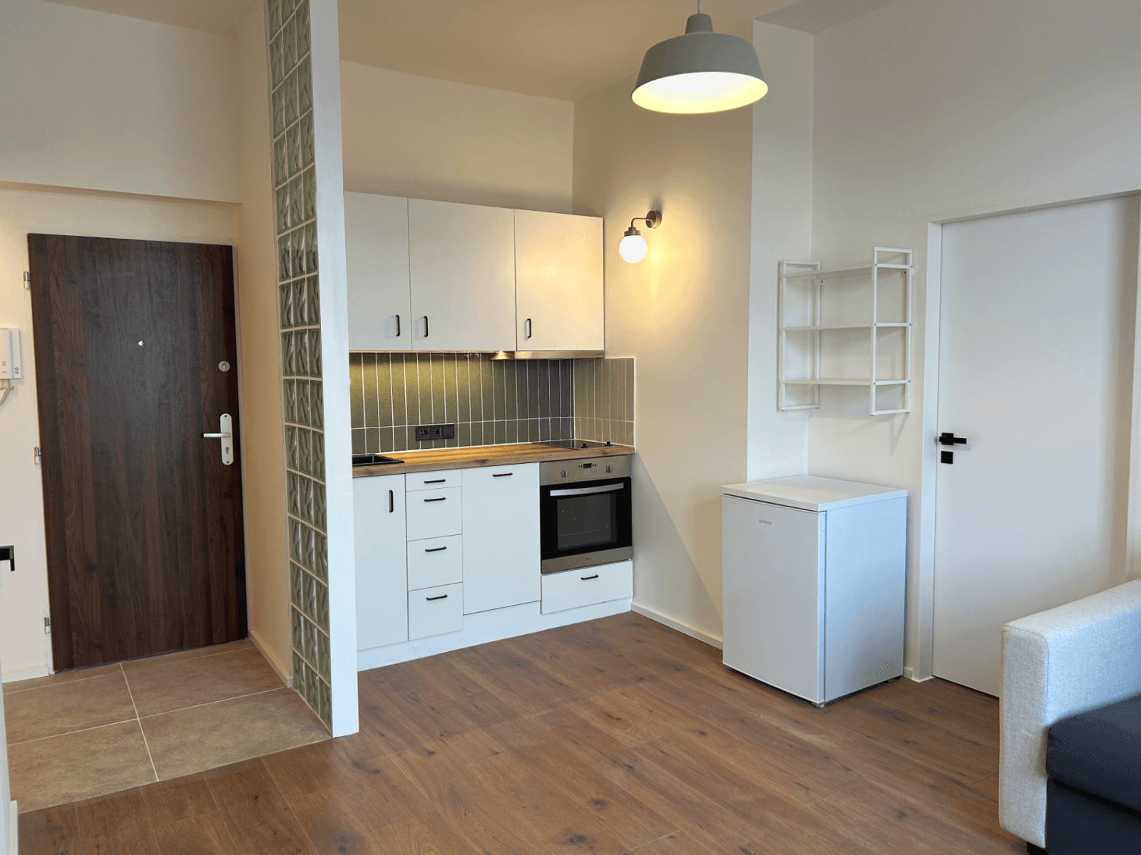 1 bedroom with open-plan kitchen flat to rent, 40 m², Seifertova, Prague, Prague 1 bedroom with open-plan kitchen flat to rent, 40 m², Seifertova, Prague, Prague