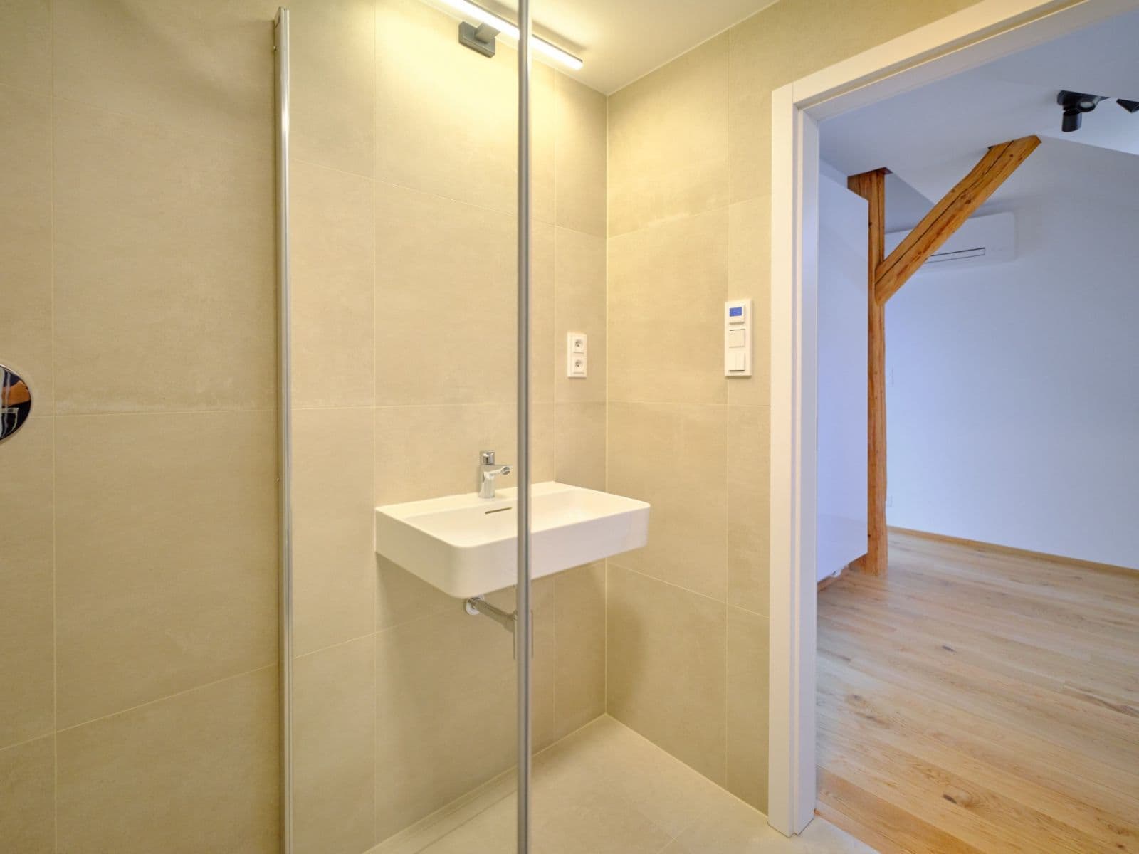 1 bedroom with open-plan kitchen flat to rent, 73 m², Bělehradská, Prague, Prague 1 bedroom with open-plan kitchen flat to rent, 73 m², Bělehradská, Prague, Prague