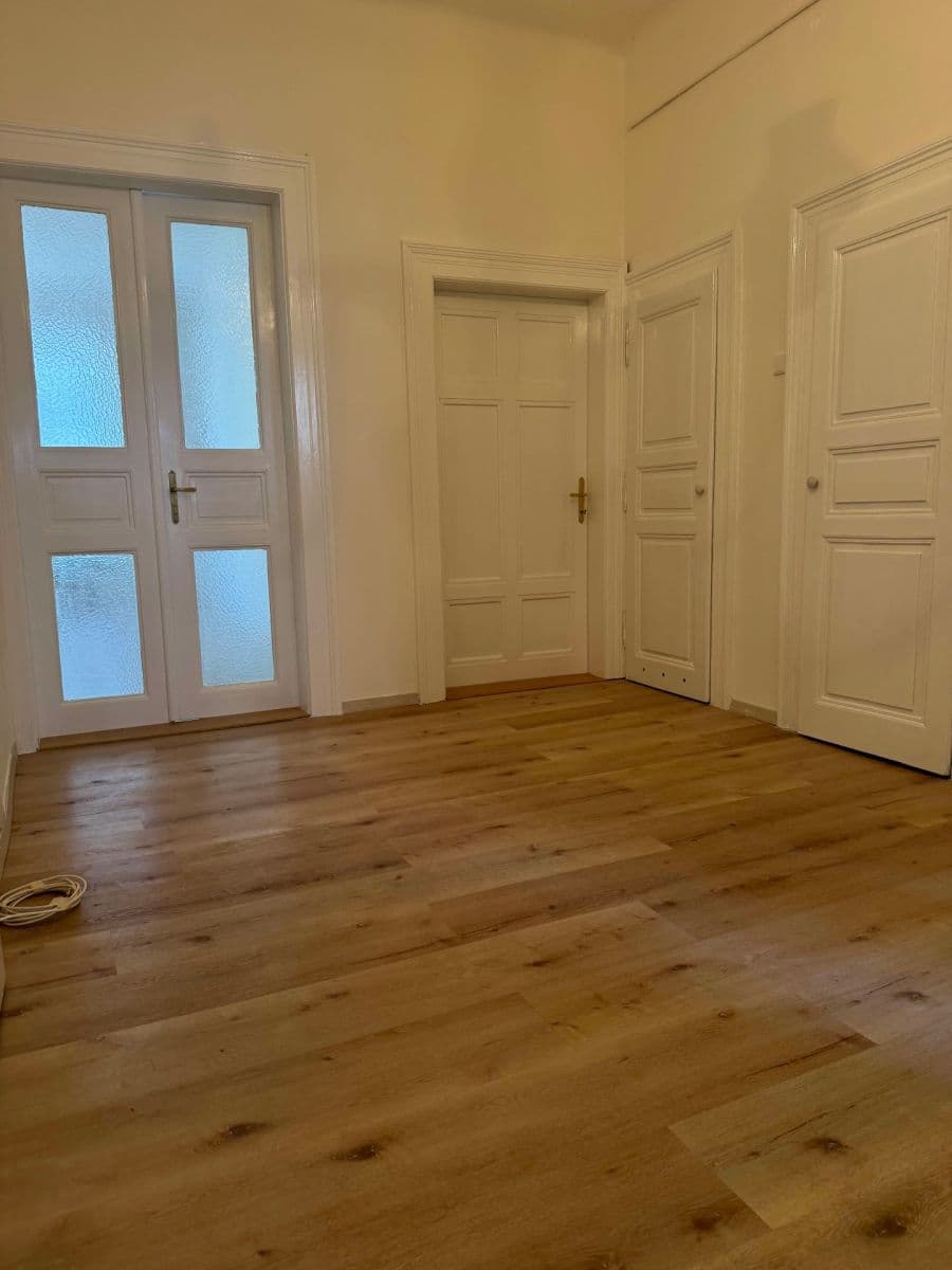 3 bedroom flat to rent, 98 m², Šmeralova, Prague, Prague 3 bedroom flat to rent, 98 m², Šmeralova, Prague, Prague