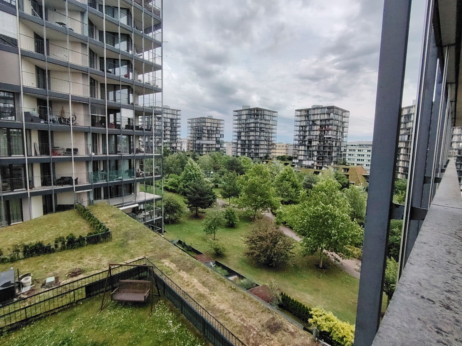 2 bedroom with open-plan kitchen flat to rent, 94 m², Malešická, Prague, Prague 2 bedroom with open-plan kitchen flat to rent, 94 m², Malešická, Prague, Prague