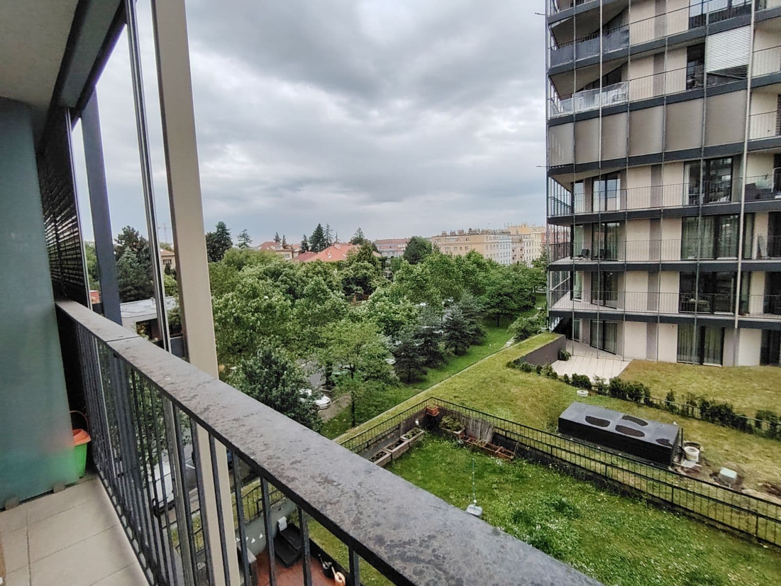 2 bedroom with open-plan kitchen flat to rent, 94 m², Malešická, Prague, Prague 2 bedroom with open-plan kitchen flat to rent, 94 m², Malešická, Prague, Prague