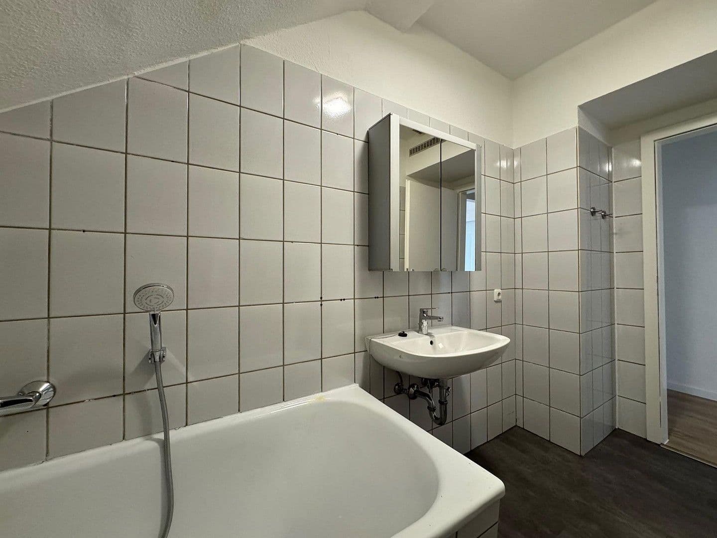 Studio flat to rent, 40 m², Hanielstraße 31, Essen, North Rhine-Westphalia Studio flat to rent, 40 m², Hanielstraße 31, Essen, North Rhine-Westphalia