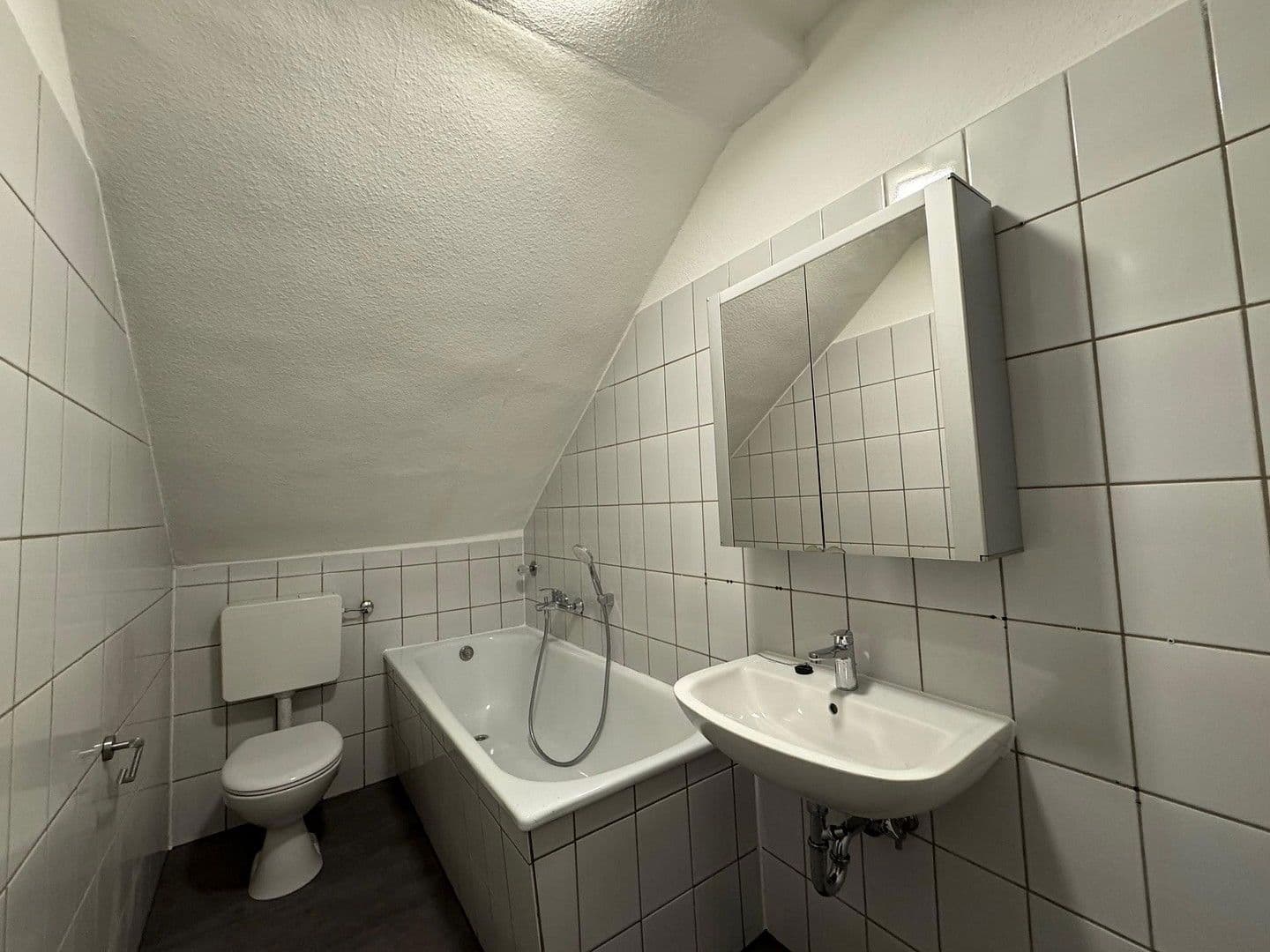 Studio flat to rent, 40 m², Hanielstraße 31, Essen, North Rhine-Westphalia Studio flat to rent, 40 m², Hanielstraße 31, Essen, North Rhine-Westphalia