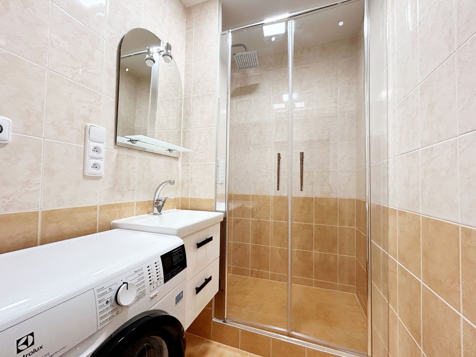 Studio flat to rent, 30 m², Valentova, Prague, Prague Studio flat to rent, 30 m², Valentova, Prague, Prague