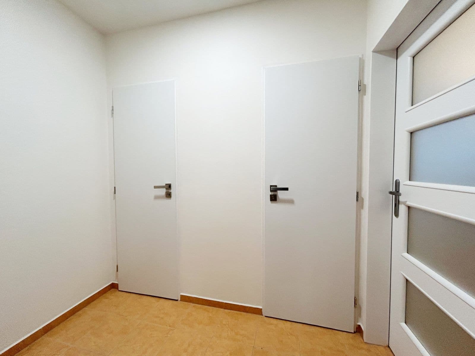 Studio flat to rent, 30 m², Valentova, Prague, Prague Studio flat to rent, 30 m², Valentova, Prague, Prague