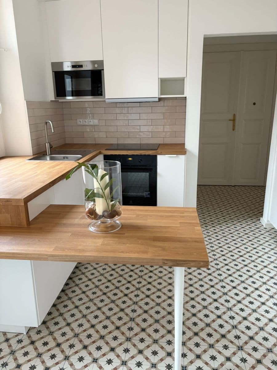 3 bedroom flat to rent, 72 m², Kozácká, Prague, Prague 3 bedroom flat to rent, 72 m², Kozácká, Prague, Prague