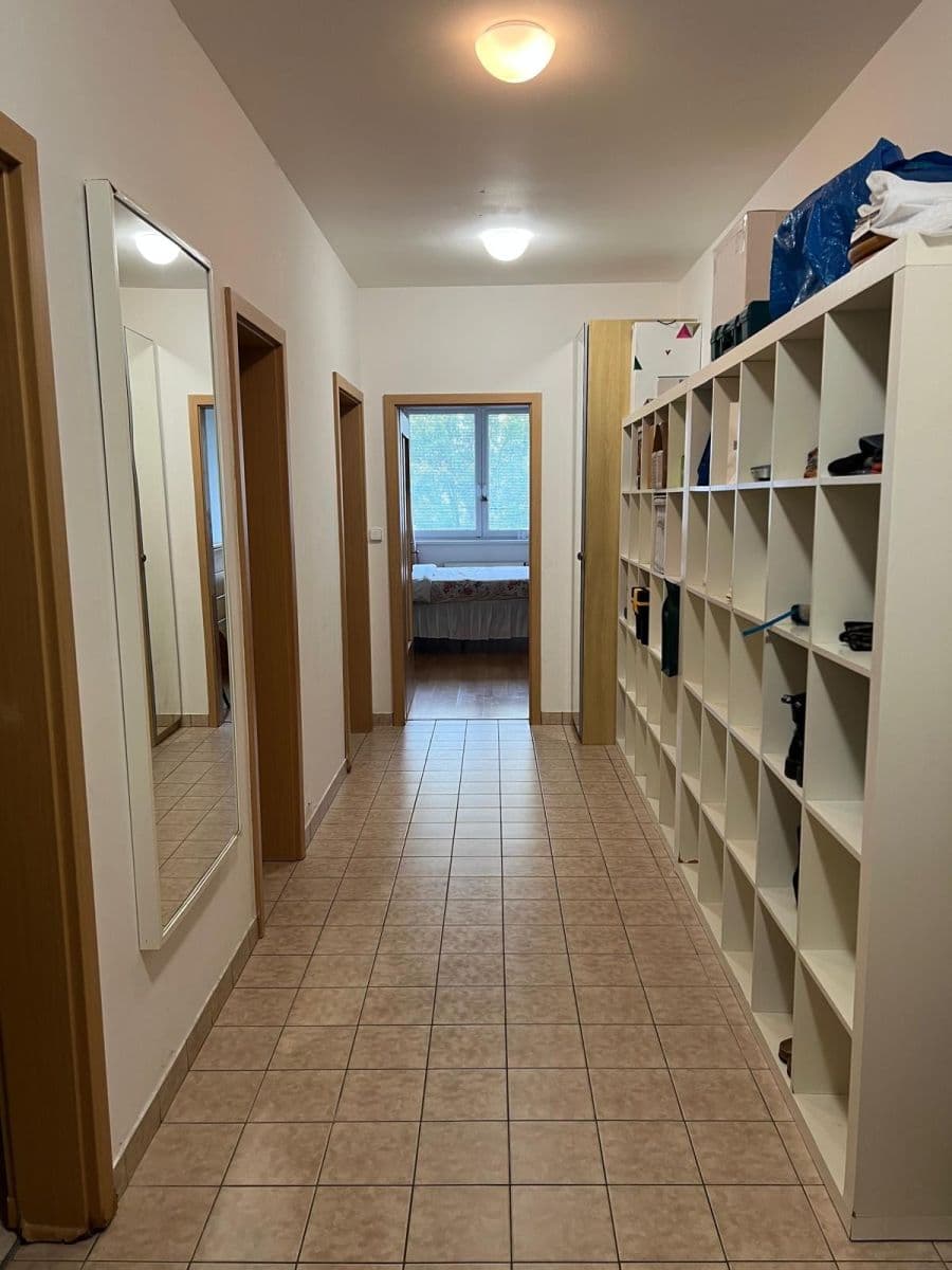 1 bedroom with open-plan kitchen flat to rent, 68 m², Jeřabinová, Prague, Prague 1 bedroom with open-plan kitchen flat to rent, 68 m², Jeřabinová, Prague, Prague