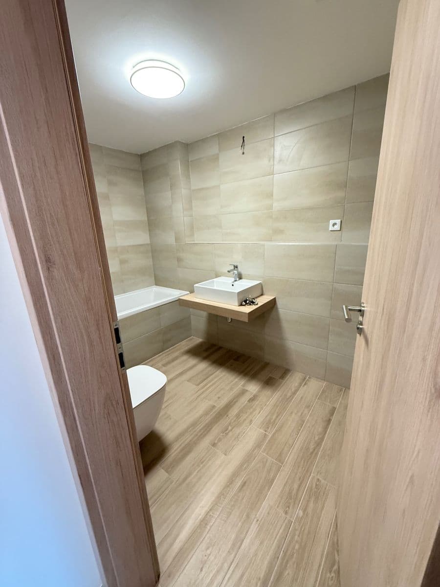 1 bedroom with open-plan kitchen flat to rent, 50 m², Lázeňská, Slaný, Středočeský Region 1 bedroom with open-plan kitchen flat to rent, 50 m², Lázeňská, Slaný, Středočeský Region