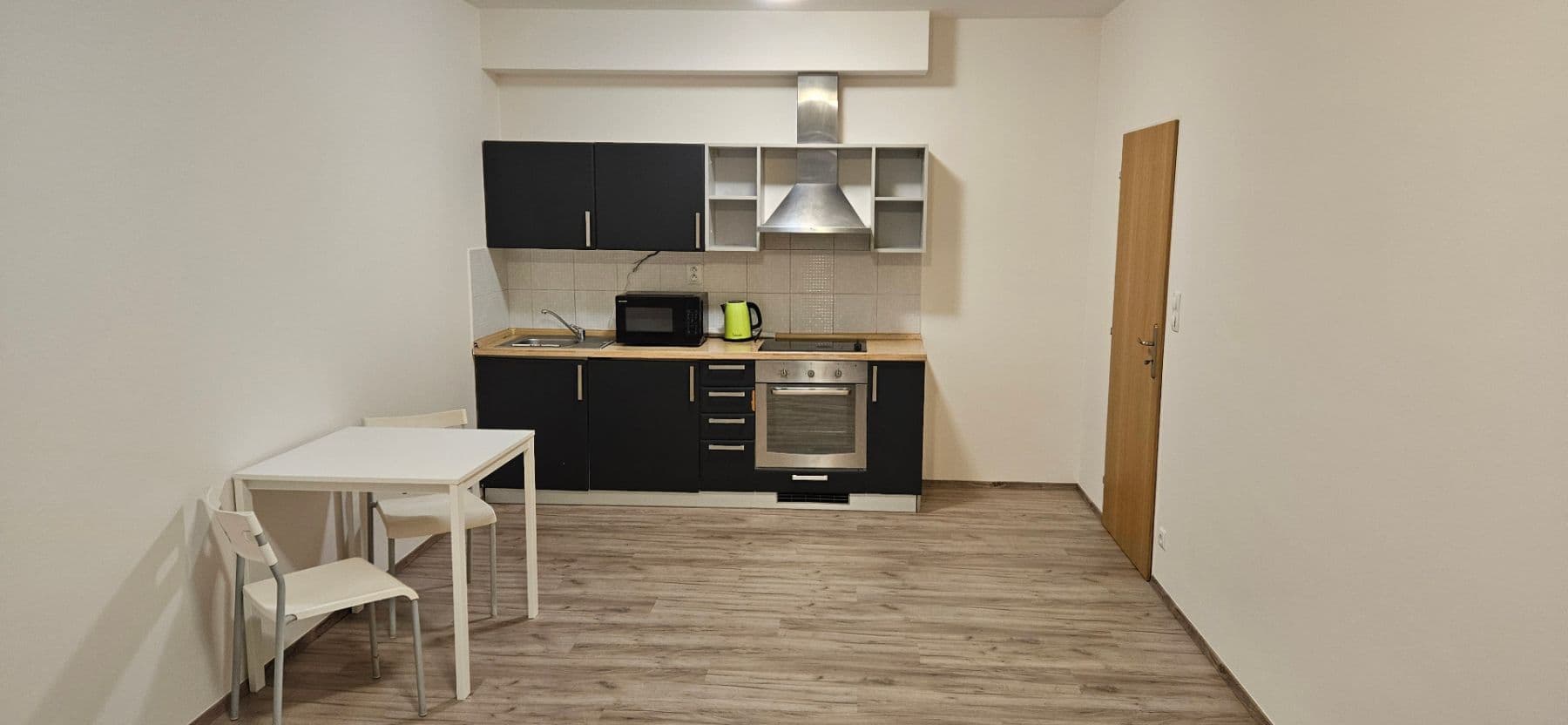 1 bedroom with open-plan kitchen flat to rent, 48 m², Pod Harfou, Prague, Prague 1 bedroom with open-plan kitchen flat to rent, 48 m², Pod Harfou, Prague, Prague