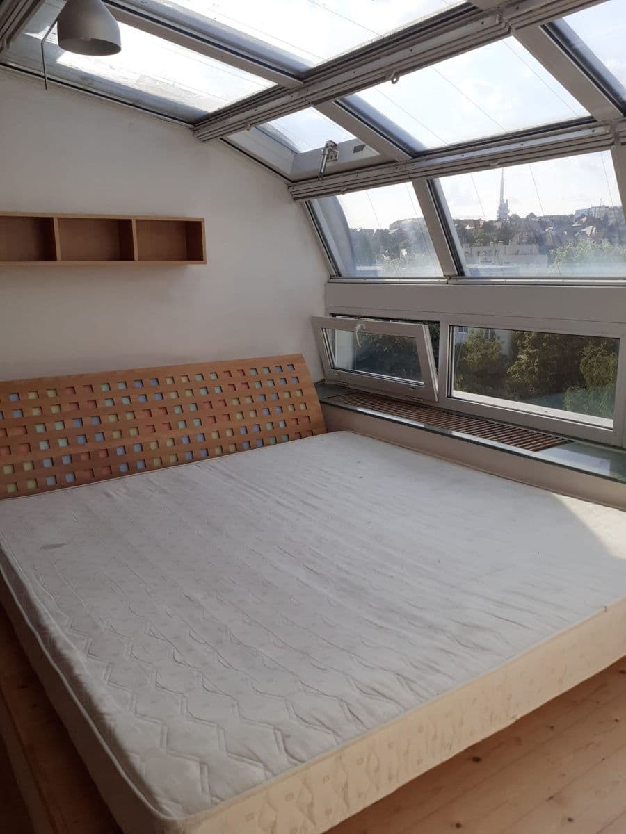 5 bedroom flat to rent, 160 m², 28. pluku, Prague, Prague 5 bedroom flat to rent, 160 m², 28. pluku, Prague, Prague