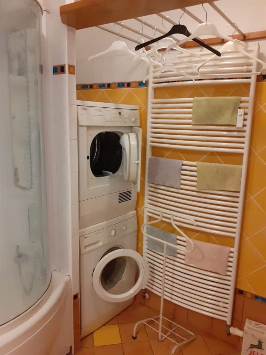 5 bedroom flat to rent, 160 m², 28. pluku, Prague, Prague 5 bedroom flat to rent, 160 m², 28. pluku, Prague, Prague