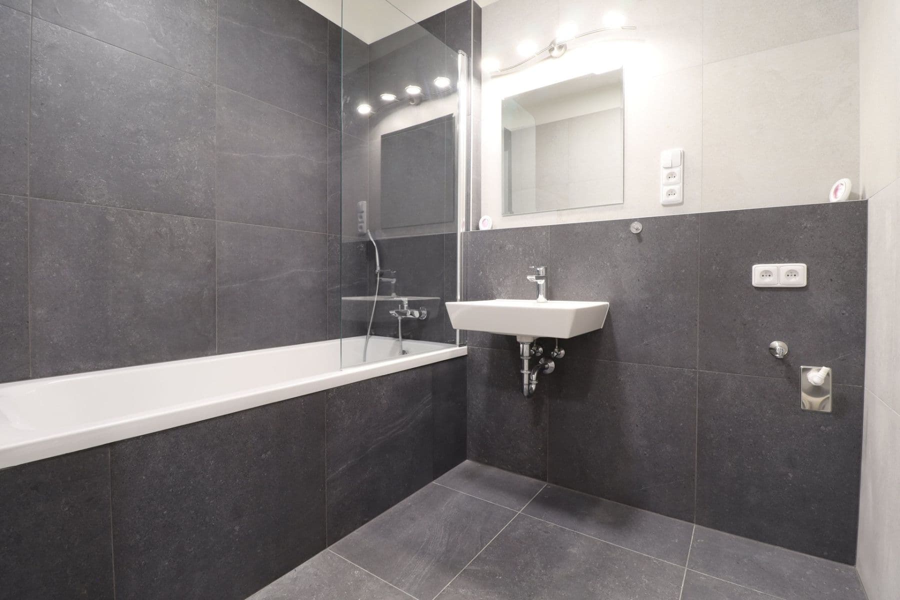 1 bedroom with open-plan kitchen flat to rent, 63 m², U Benaru, Slaný, Středočeský Region 1 bedroom with open-plan kitchen flat to rent, 63 m², U Benaru, Slaný, Středočeský Region