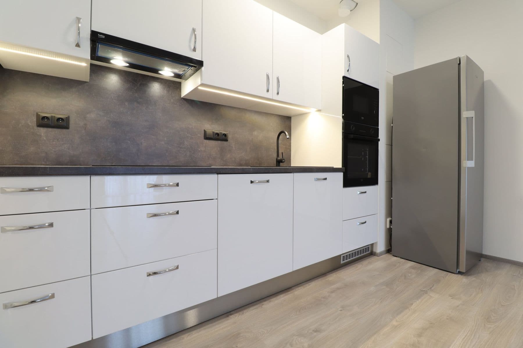 1 bedroom with open-plan kitchen flat to rent, 63 m², U Benaru, Slaný, Středočeský Region 1 bedroom with open-plan kitchen flat to rent, 63 m², U Benaru, Slaný, Středočeský Region