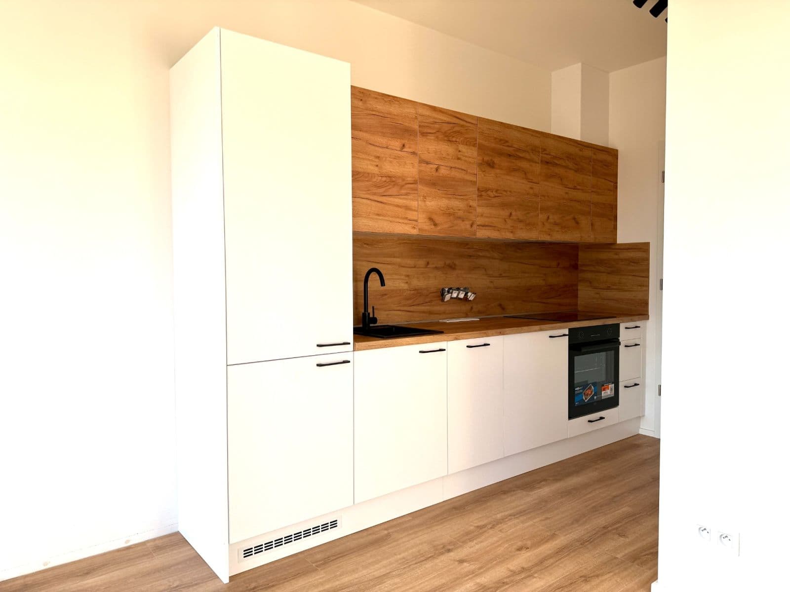 2 bedroom with open-plan kitchen flat to rent, 58 m², Rýznerova, Únětice, Středočeský Region 2 bedroom with open-plan kitchen flat to rent, 58 m², Rýznerova, Únětice, Středočeský Region