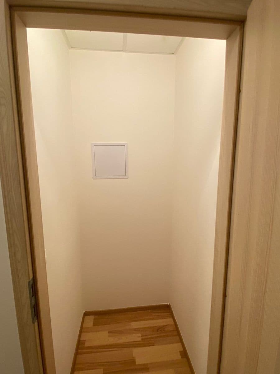 Studio flat to rent, 33 m², Freyova, Prague, Prague Studio flat to rent, 33 m², Freyova, Prague, Prague