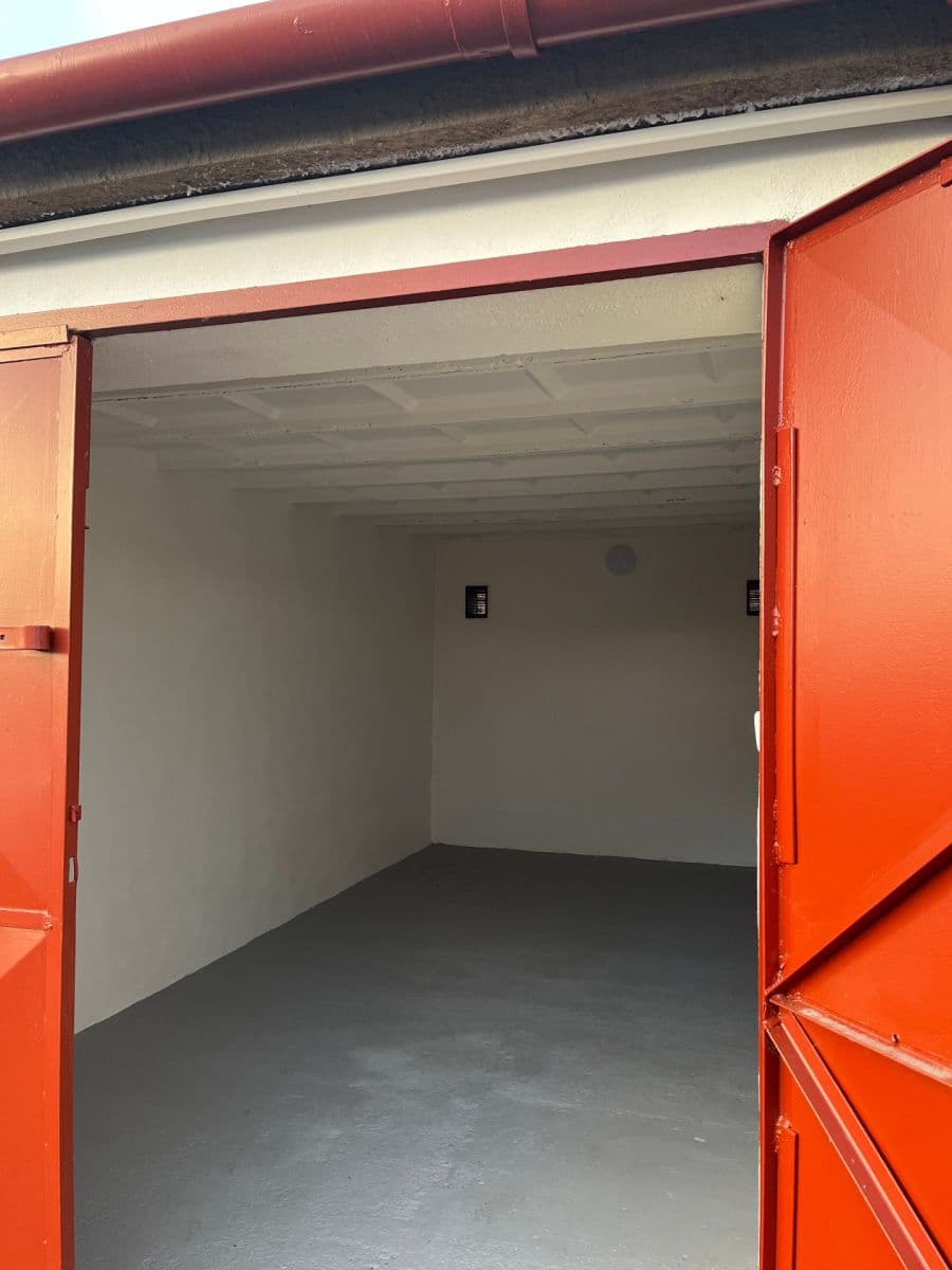 garage to rent, 18 m², Zlatá Hora, Slavkov u Brna, Jihomoravský Region garage to rent, 18 m², Zlatá Hora, Slavkov u Brna, Jihomoravský Region