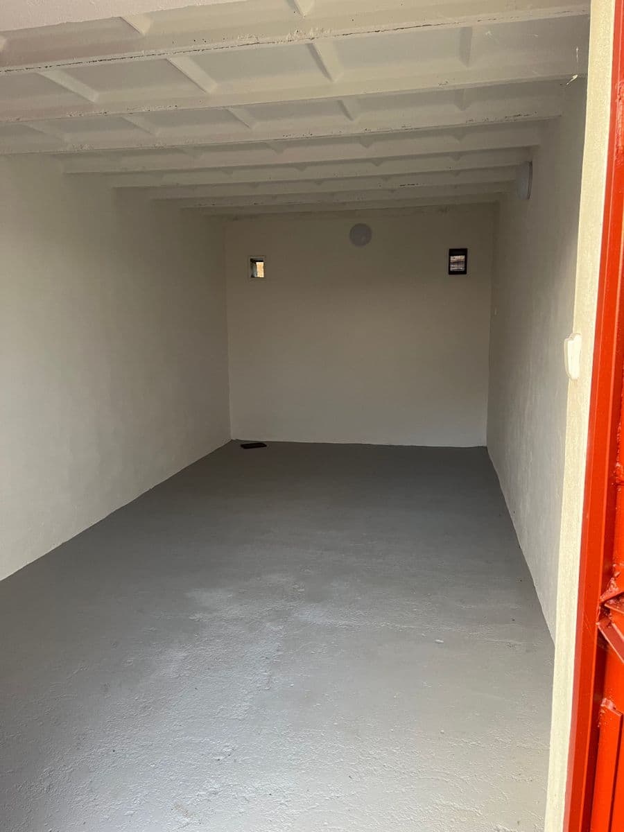 garage to rent, 18 m², Zlatá Hora, Slavkov u Brna, Jihomoravský Region garage to rent, 18 m², Zlatá Hora, Slavkov u Brna, Jihomoravský Region