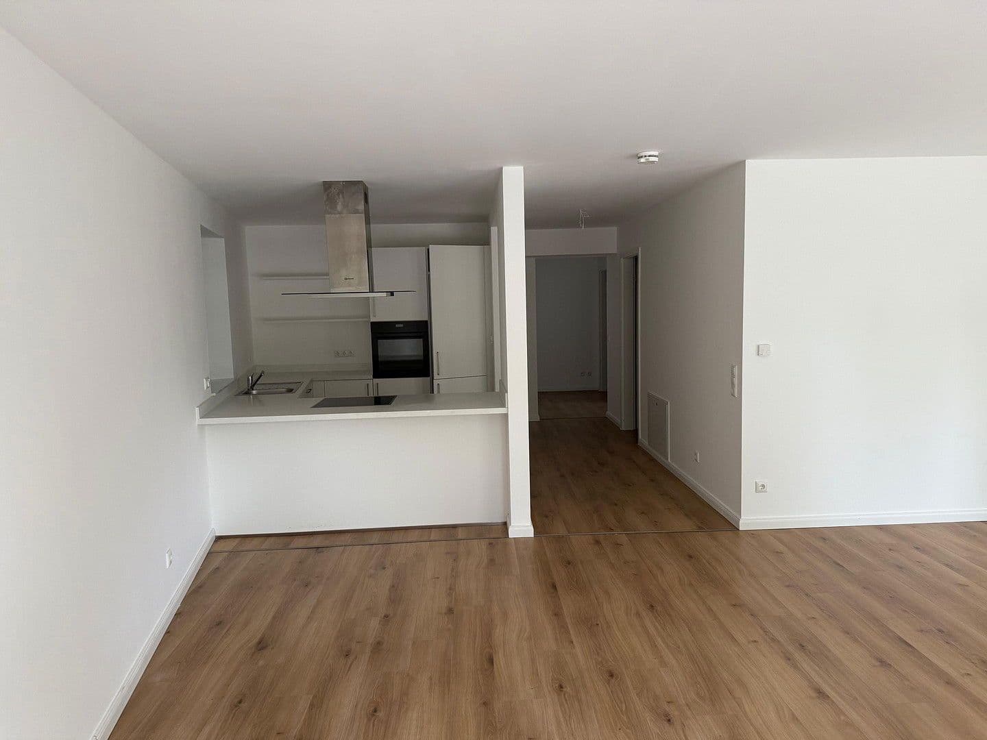 4 bedroom with open-plan kitchen flat to rent, 161 m², Ochsenzollerstr.79, Norderstedt, Schleswig-Holstein 4 bedroom with open-plan kitchen flat to rent, 161 m², Ochsenzollerstr.79, Norderstedt, Schleswig-Holstein