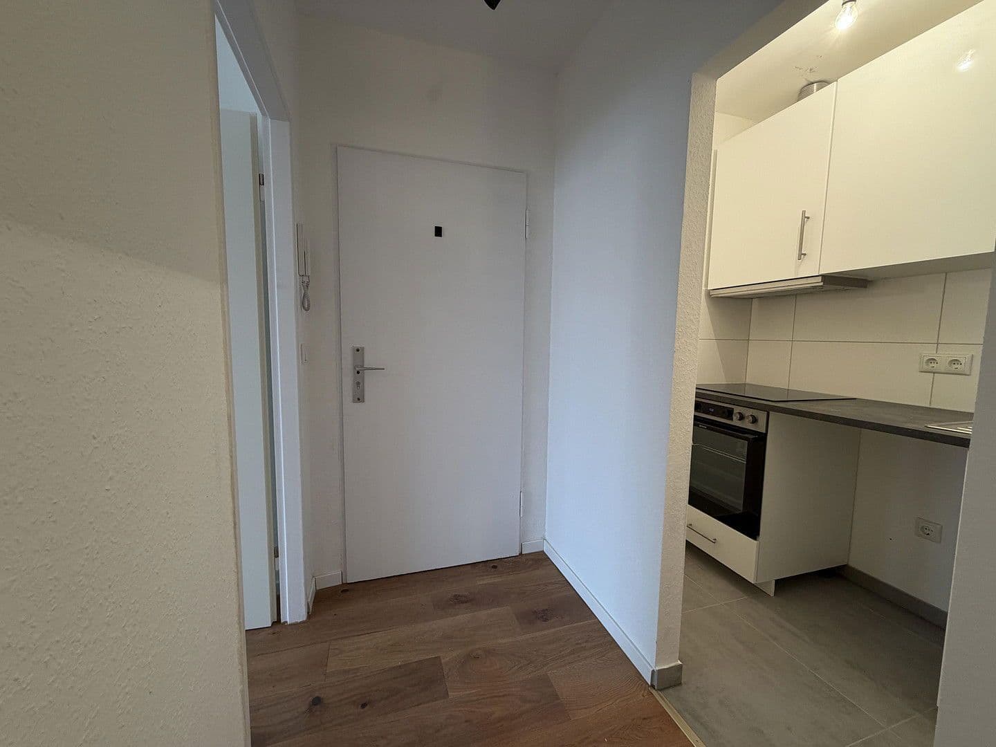 1 bedroom flat to rent, 33 m², Zeil 39, Frankfurt am Main, Hesse 1 bedroom flat to rent, 33 m², Zeil 39, Frankfurt am Main, Hesse