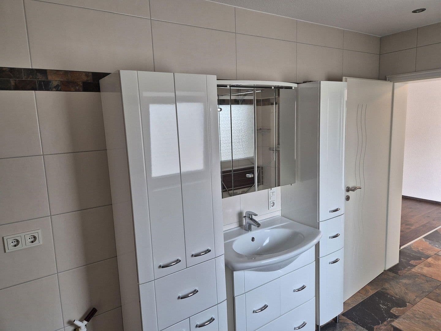 4 bedroom flat to rent, 120 m², Hennef (Sieg), North Rhine-Westphalia 4 bedroom flat to rent, 120 m², Hennef (Sieg), North Rhine-Westphalia