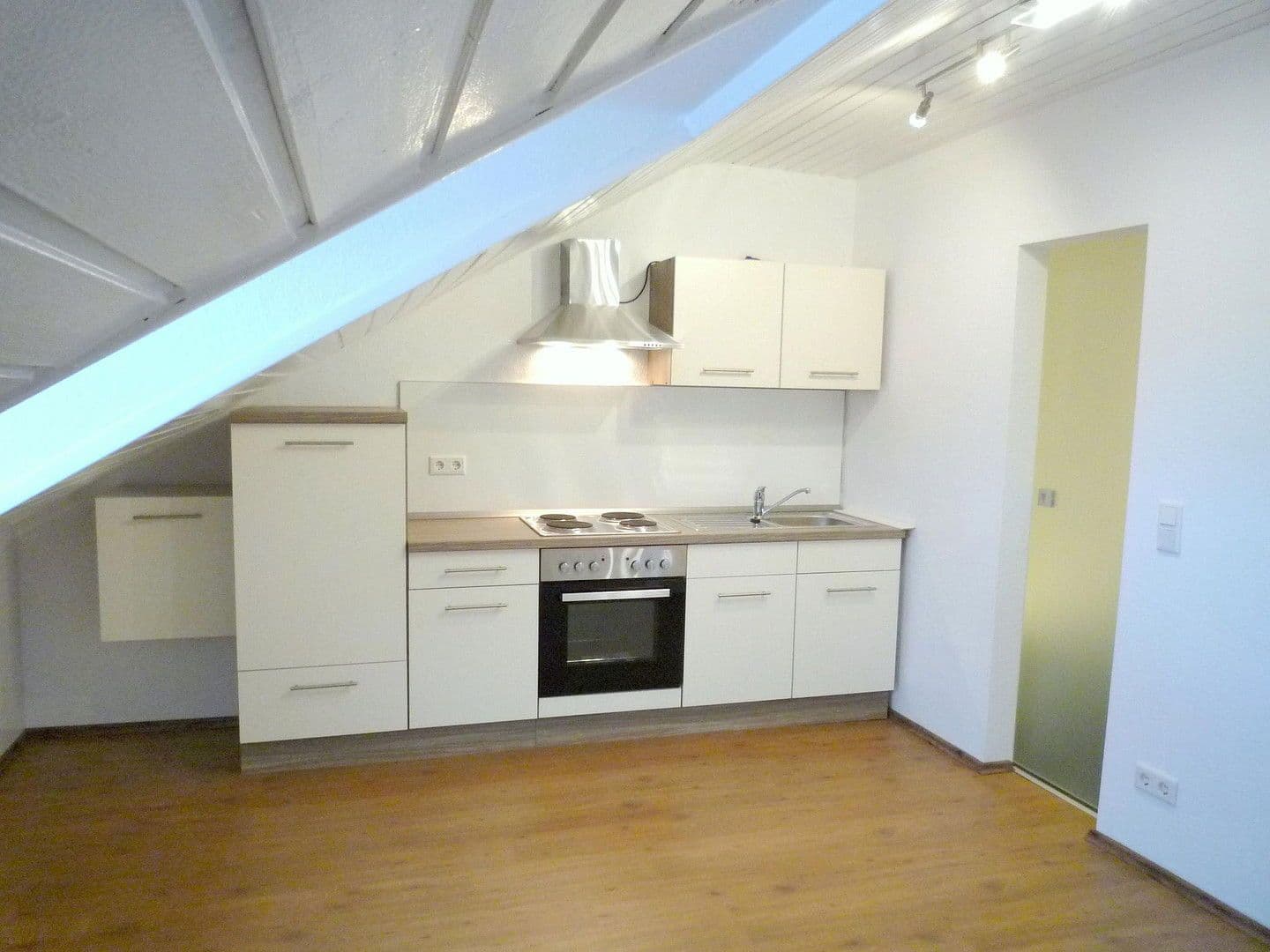 Studio flat for sale, 35 m², Lochnerstraße 11, Ratingen, North Rhine-Westphalia Studio flat for sale, 35 m², Lochnerstraße 11, Ratingen, North Rhine-Westphalia